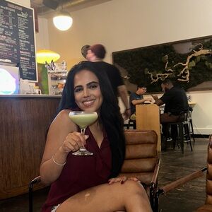 Meet your Posher, Samia